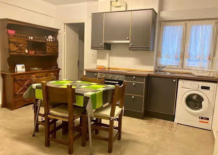 Piso Junto A La Ria De Bilbao *